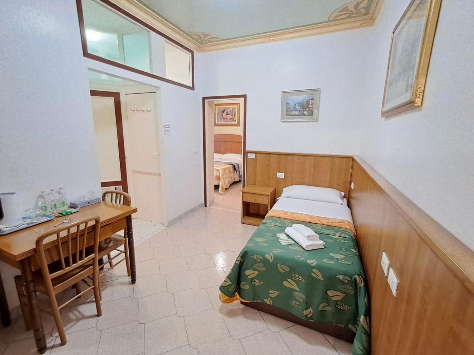 רומא Nahid Accommodation מראה חיצוני תמונה