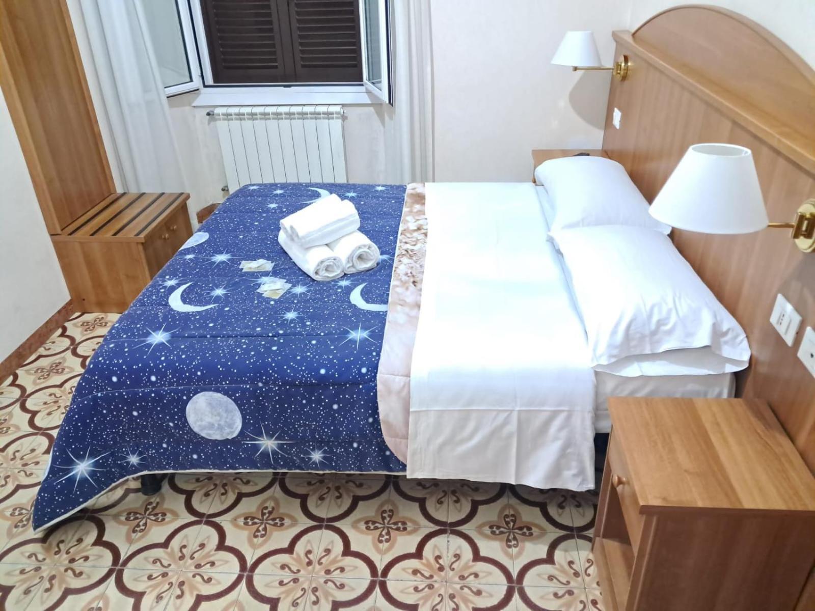 רומא Nahid Accommodation מראה חיצוני תמונה