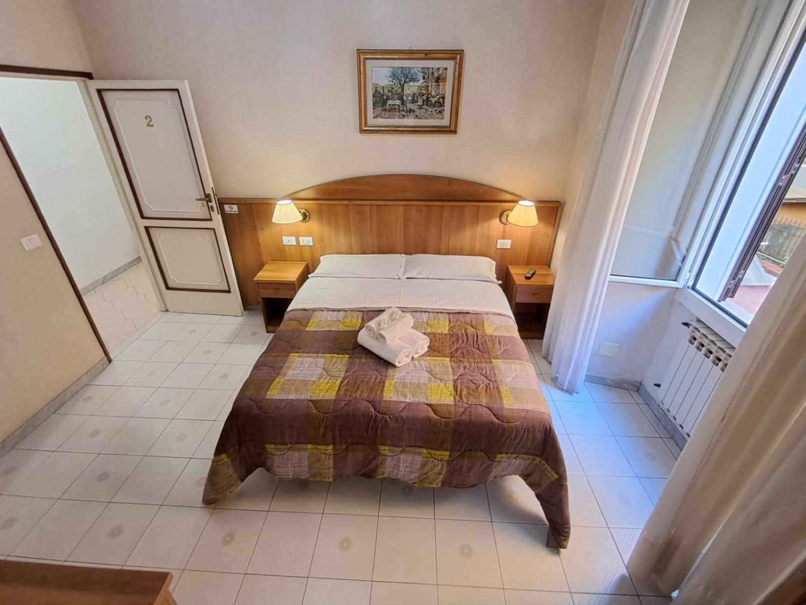 רומא Nahid Accommodation מראה חיצוני תמונה