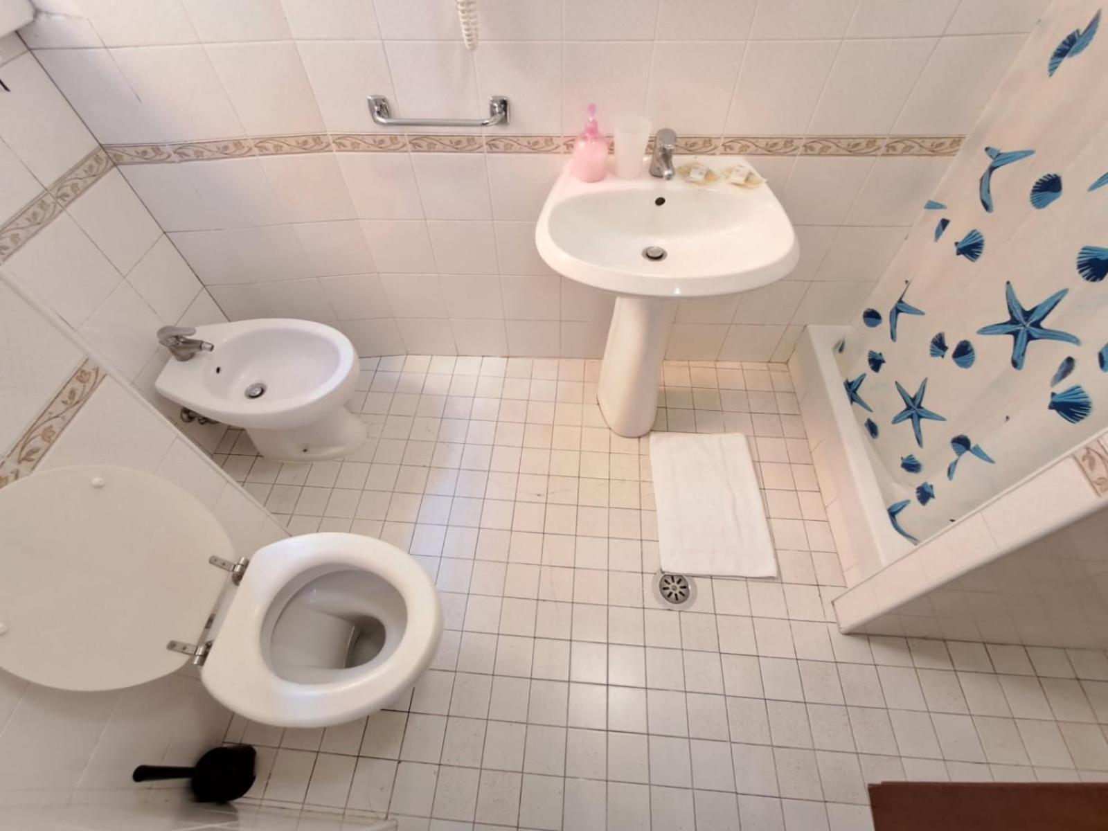 רומא Nahid Accommodation מראה חיצוני תמונה