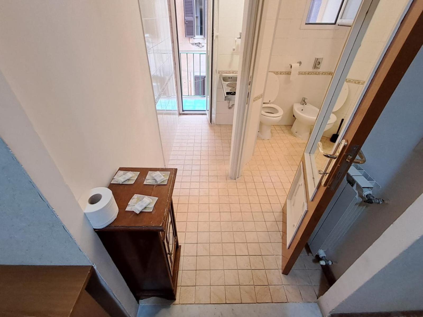 רומא Nahid Accommodation מראה חיצוני תמונה